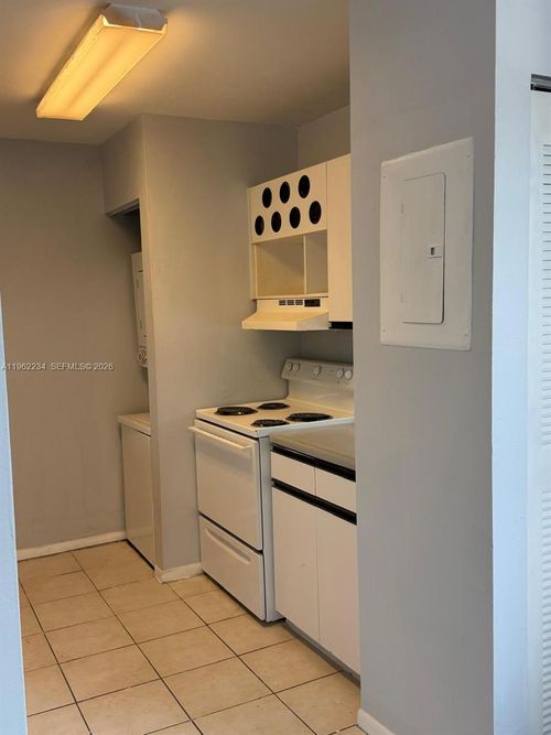 apt-201-8710 Sw 3rd St, Pembroke Pines, FL, 33025-1404 | Card Image