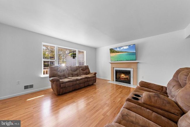 316 Nautilus Dr, House other with 3 bedrooms, 3 bathrooms and null parking in Manahawkin NJ | Image 7