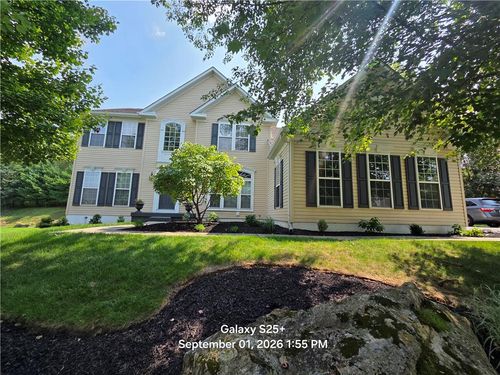 138 Clover Hollow Rd, Palmer Twp, PA, 18045-8051 | Card Image