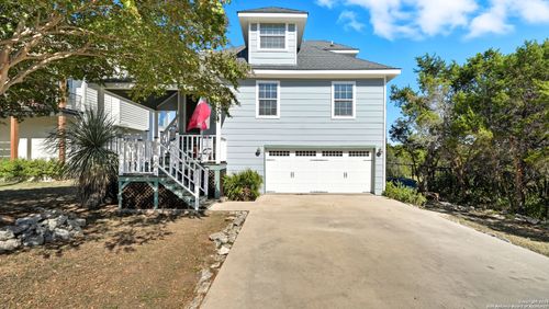 635 Barbara Dr, Canyon Lake, TX, 78133-5214 | Card Image