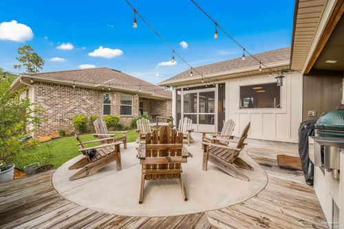 2394 Bentley Oaks Dr, Cantonment, FL, 32533-8422 | Card Image