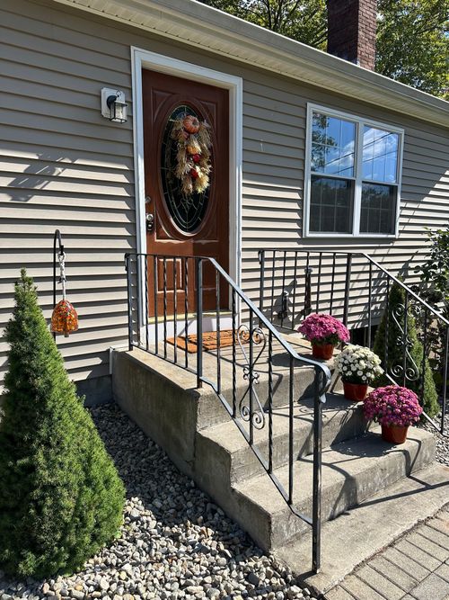 47 High St, Portland, CT, 06480-1669 | Card Image