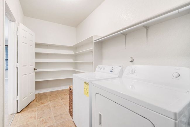 366 Matthews, House other with 3 bedrooms, 2 bathrooms and 4 parking in Kyle TX | Image 19