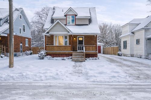 4586 5th Ave, Niagara Falls, ON, L2E4R6 | Card Image