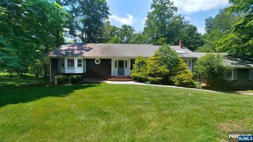7 Anona Dr, Upper Saddle River, NJ, 07458-1102 | Card Image