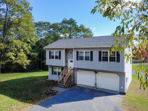 61 Locust Ridge Dr, Corinth, NY, 12822-2400 | Card Image