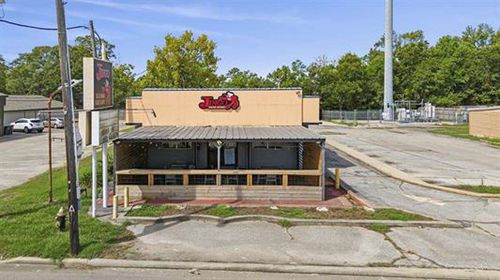 425 N Main St, Vidor, TX, 77662-4937 | Card Image