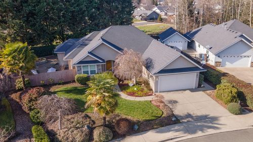 1116 Cashmere Dr, Grants Pass, OR, 97527-6205 | Card Image