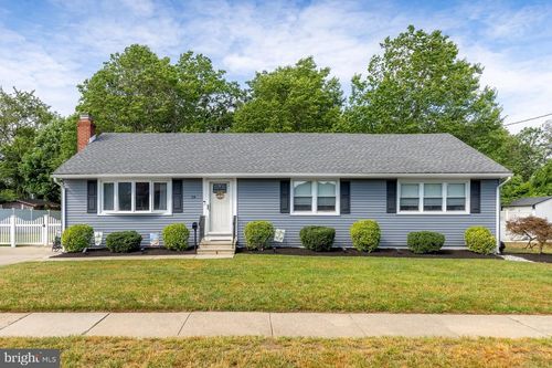 24 New York Ave, BURLINGTON TOWNSHIP, NJ, 08016-1140 | Card Image