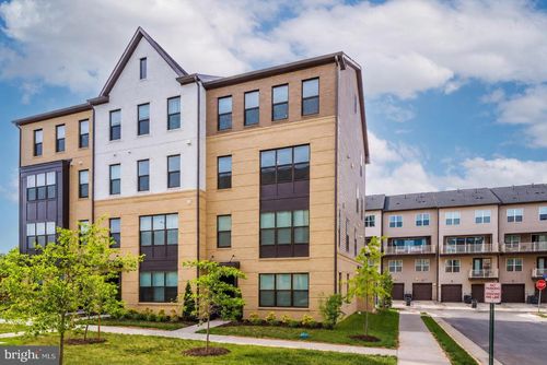 24-4902 Longmire Way, CHANTILLY, VA, 20151-2550 | Card Image