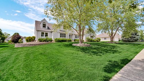 9160 Schillton Dr, Saint John, IN, 46373 | Card Image