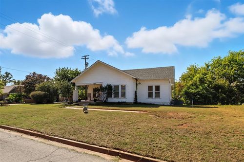 709 S Dewey Ave, Chandler, OK, 74834-3034 | Card Image