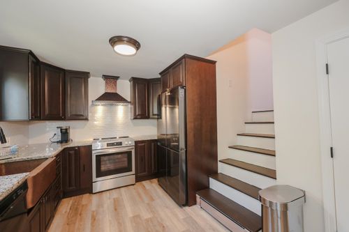 31 Grove Ave, Salem, NH, 03079-2248 | Card Image