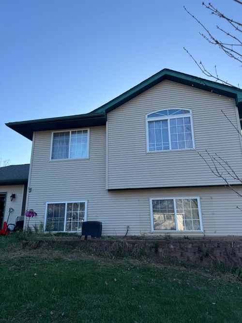 203 1st St, Somerset, WI, 54025-7260 | Card Image