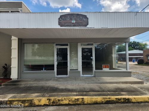 221 Willow St, Franklin, LA, 70538-6154 | Card Image
