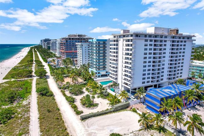 PHH - 9225 Collins Ave, Condo with 3 bedrooms, 3 bathrooms and null parking in Surfside FL | Image 58