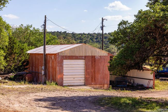 14910 Bullhead Rd, Home with 3 bedrooms, 1 bathrooms and null parking in Rocksprings TX | Image 35