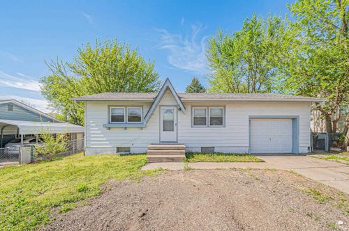 1421 W 14th St, Junction City, KS, 66441-1881 | Card Image