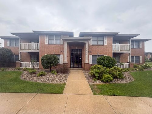 2c-9835 Wildwood Circle, Munster, IN, 46321 | Card Image
