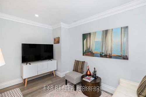 2-5858 Ferry St, Niagara Falls, ON, L2G1S9 | Card Image