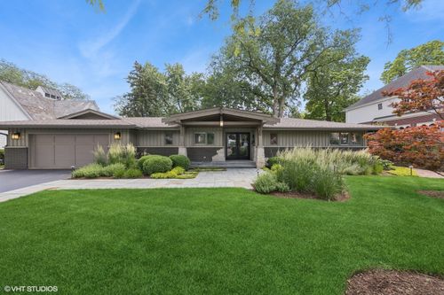 19 N Stough St, Hinsdale, IL, 60521-3060 | Card Image
