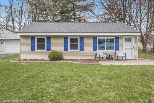 2836 Edna Jane Dr, Auburn Hills, MI, 48326-2102 | Card Image