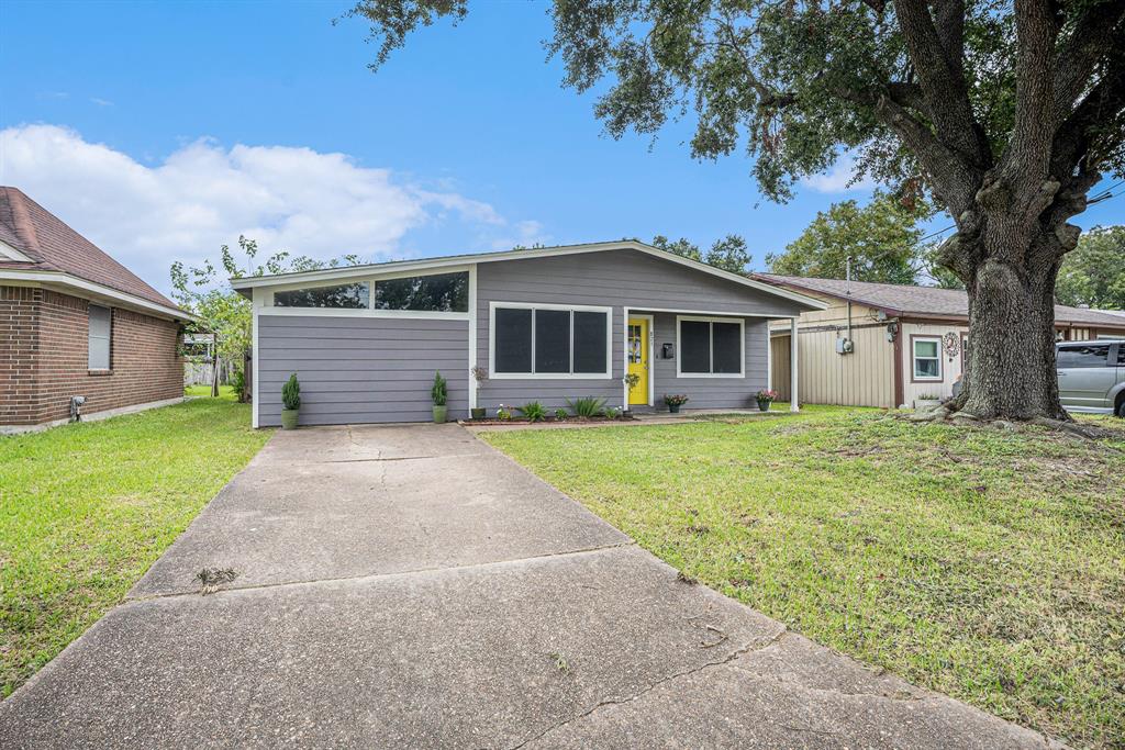 Dutch St, Deer Park, TX 77536