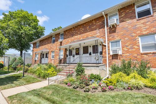 apt-2e-1 Childs Ave, Floral Park, NY, 11001-2675 | Card Image