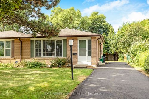 5 Garside Cres, Brampton, ON, L6S1H5 | Card Image