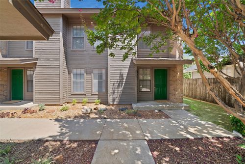 2415 Sanguinet St, Fort Worth, TX, 76107-4935 | Card Image