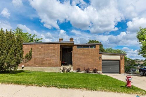 22 Chinook Dr Sw, Medicine Hat, AB, T1A4B3 | Card Image