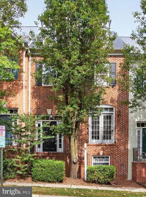 909 Crestfield Dr, ROCKVILLE, MD, 20850-6080 | Card Image