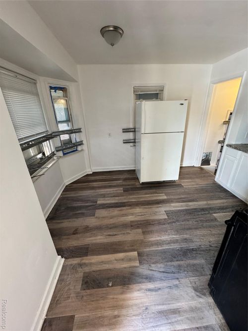 12010 Lakepointe St, Detroit, MI, 48224-4110 | Card Image