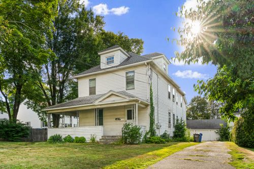 72 Pine St, Manchester, CT, 06040-5020 | Card Image