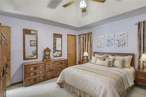 7204 W 155th St, Overland Park, KS, 66223-2883 | Card Image