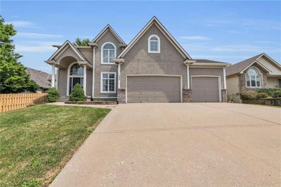 305 Se Battery Drive, House other with 4 bedrooms, 3 bathrooms and null parking in Lee's Summit MO | Image 1