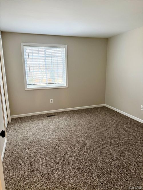 16006 Terrace Village Dr, Taylor, MI, 48180-4904 | Card Image