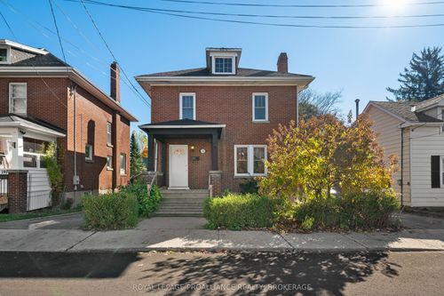 {{alt}} | Card Image