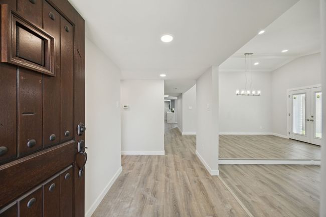 Welcome! Please come into this gorgeous home! | Image 7