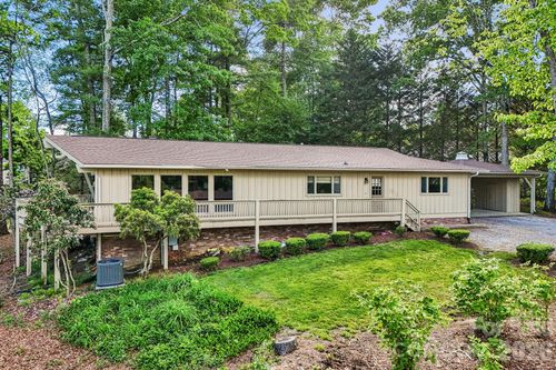 3 Greenbriar Woods Cir, Etowah, NC, 28729-9734 | Card Image