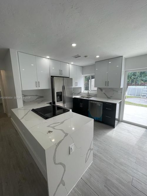 912-912 Ne 5th St, Hallandale Beach, FL, 33009-3598 | Card Image