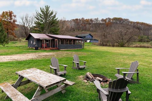 865 Us Hwy 61, READSTOWN, WI, 54652 | Card Image