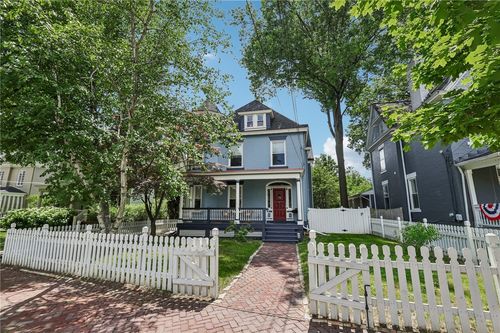 884 Thorn St, Sewickley, PA, 15143-1832 | Card Image