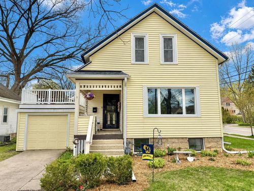 W65N699 St John Avenue, Cedarburg, WI, 53012 | Card Image