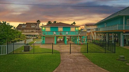 1222 Oahu Dr, Tiki Island, TX, 77554-6176 | Card Image