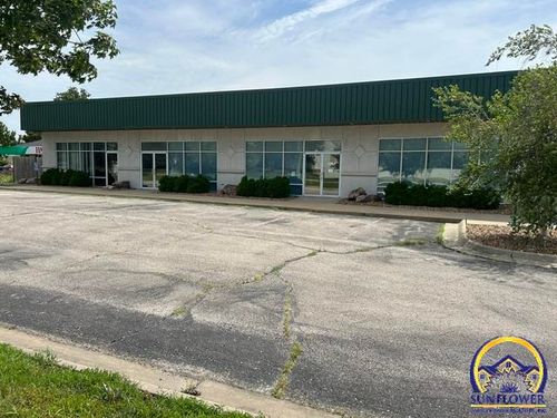 a-and-b-450 N Iowa St, Lawrence, KS, 66049 | Card Image