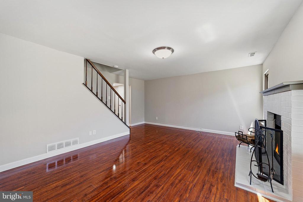 Residential in MOUNT LAUREL 5