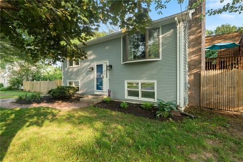 11 Burr Ave, Barrington, RI, 02806-4204 | Card Image
