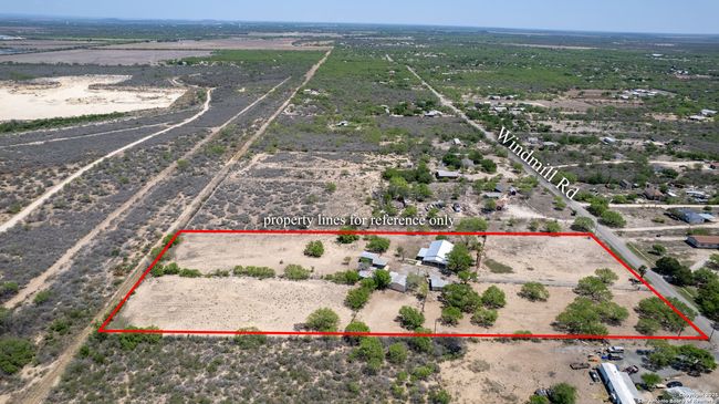 1390 Windmill Rd, House other with 2 bedrooms, 2 bathrooms and null parking in Uvalde TX | Image 37