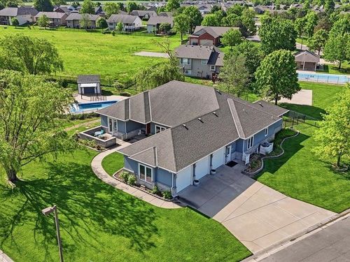 601 Stone Lake Cir, Augusta, KS, 67010-2308 | Card Image